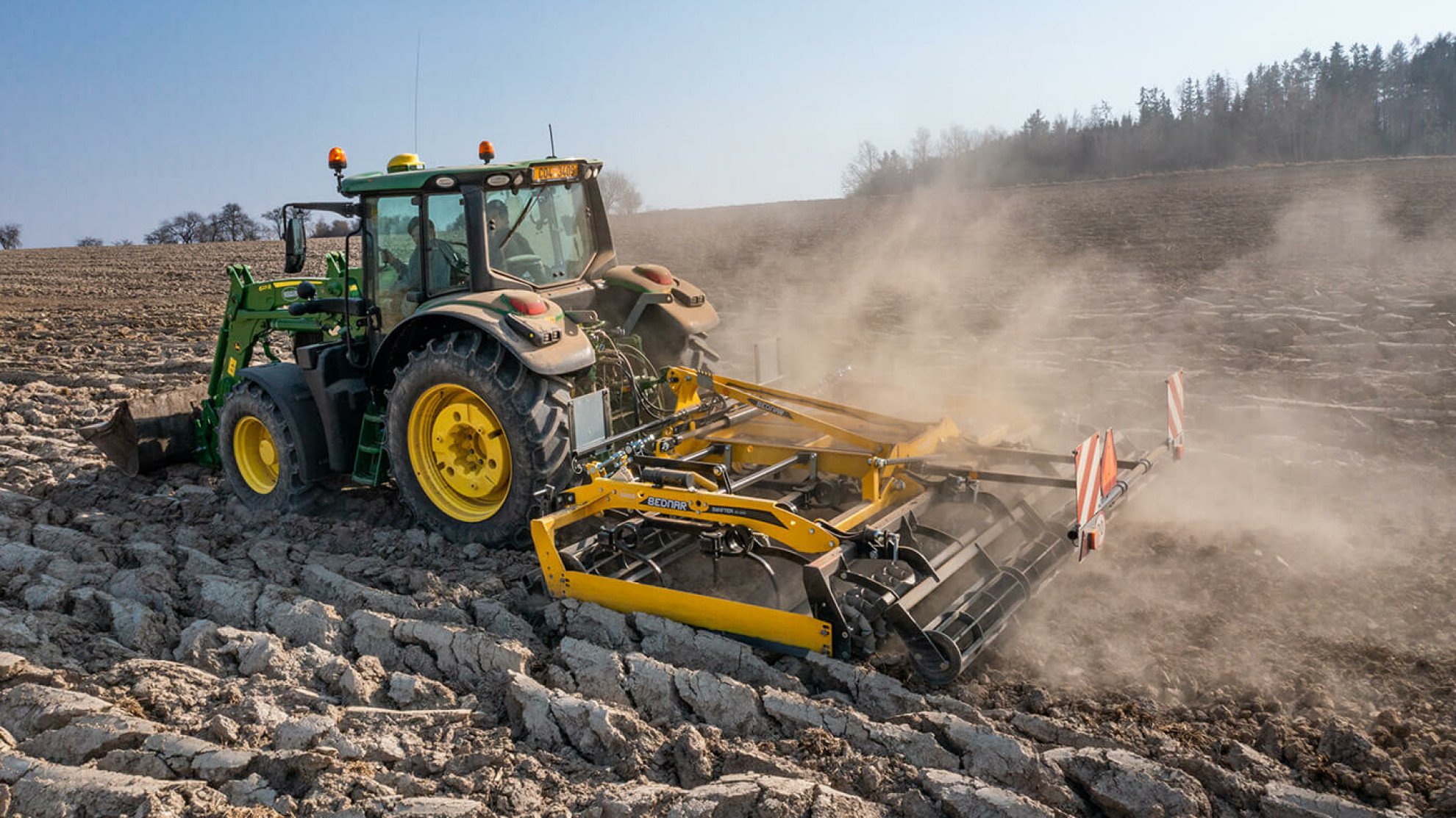 Cultivator for sugar beet