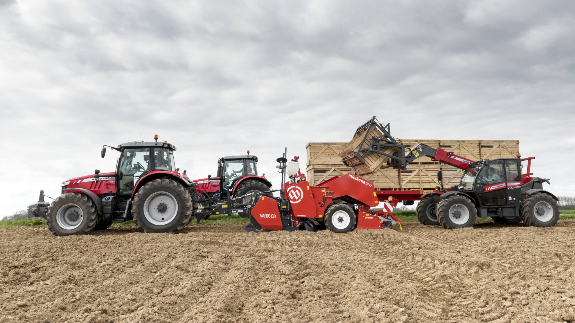 Навантажувач MF TH 7035 від Бізон-Тех