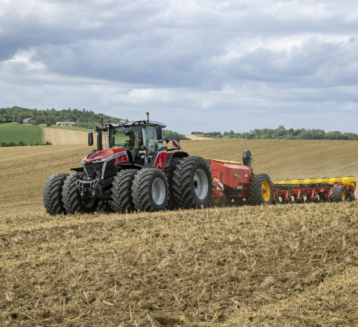 Massey Ferguson 9S