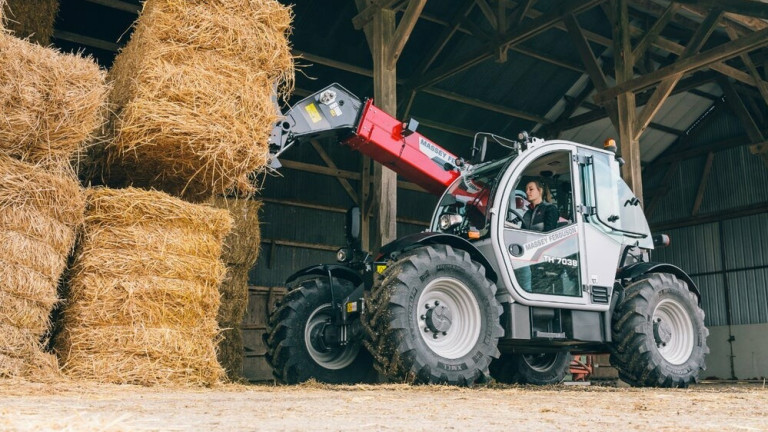 Навантажувач MF TH 7038