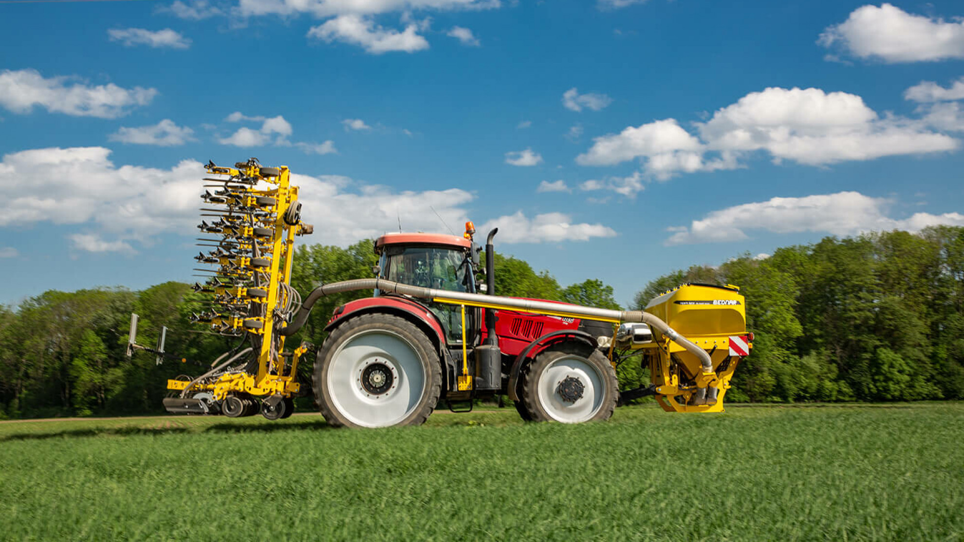 Автоматичне ведення культиватора по рядках з одночасним підживленням мінеральними добривами
