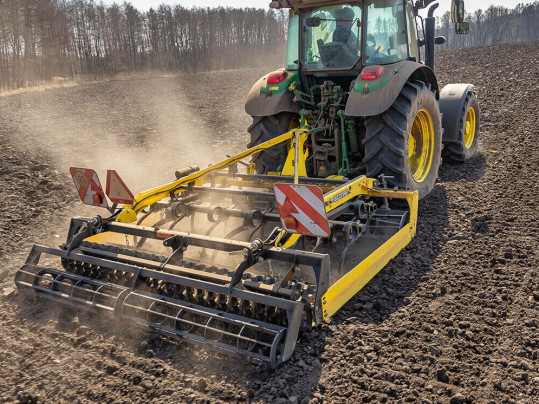 Культиватор під МТЗ Ловол Зетор