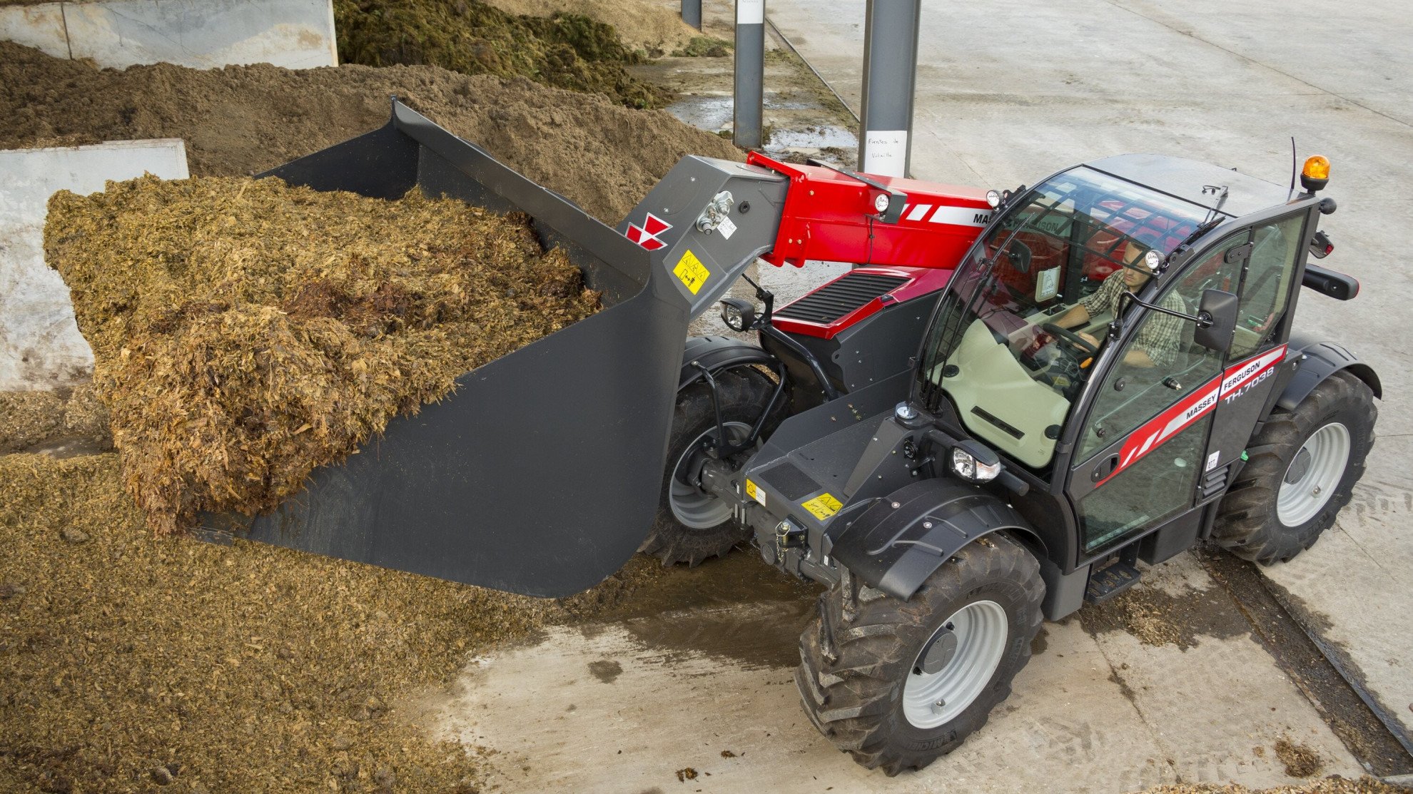 Навантажувач MF TH 7038 від Бізон-Тех